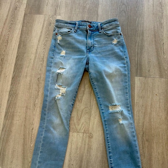 Stylish Blue Distressed Women's Jeans - Picture 1 of 8